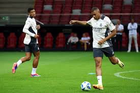 样的审视 样的审视